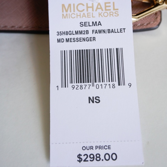 Michael Kors Selma MD Messenger Bag Ballet Fawn - Picture 7 of 8